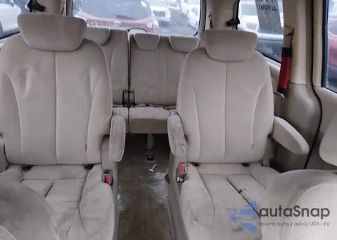 2007 Hyundai Entourage Gls/Limited/Se z USA, uszkodzony, nr VIN KNDMC233876014875